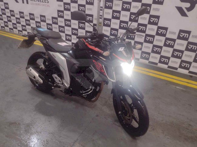 LOTE 23 YAMAHA FZ 250