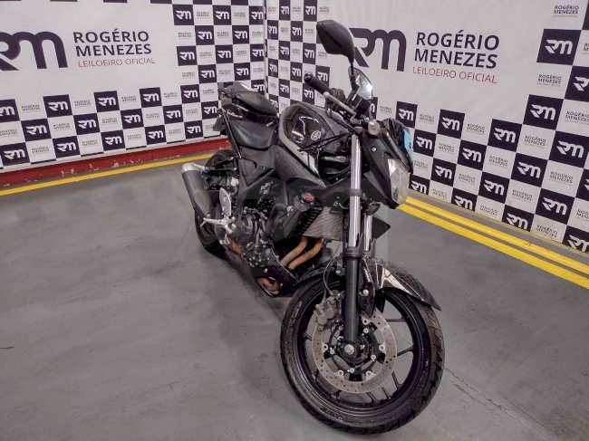 LOTE 04 YAMAHA MT-03 ABS