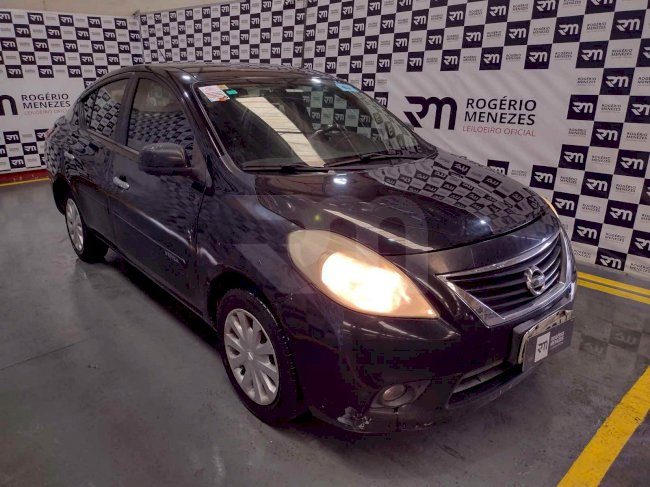 LOTE 05 NISSAN VERSA 1.6 SL FLEX