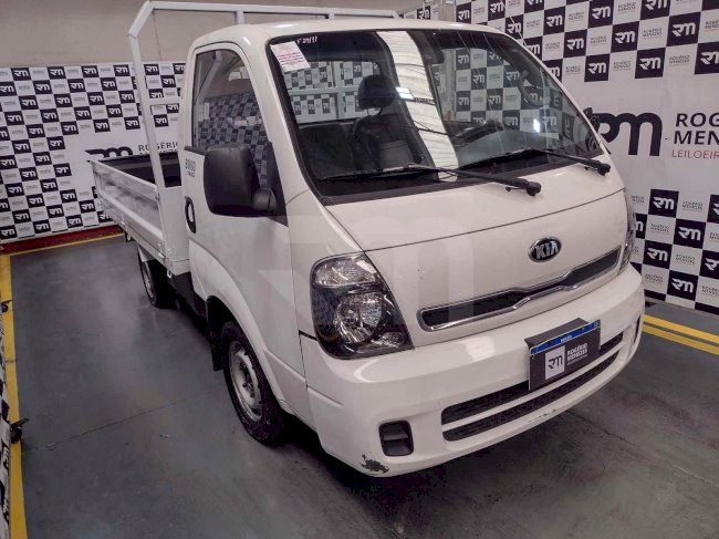 LOTE 13 KIA MOTORS BONGO UK 2500 HD SC