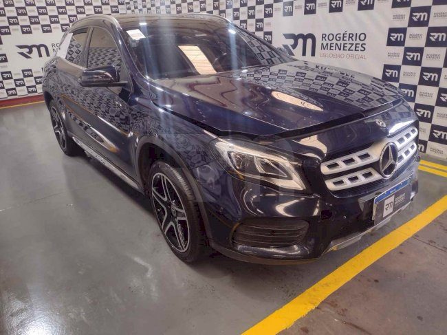 LOTE 18 MERCEDES-BENZ GLA 250